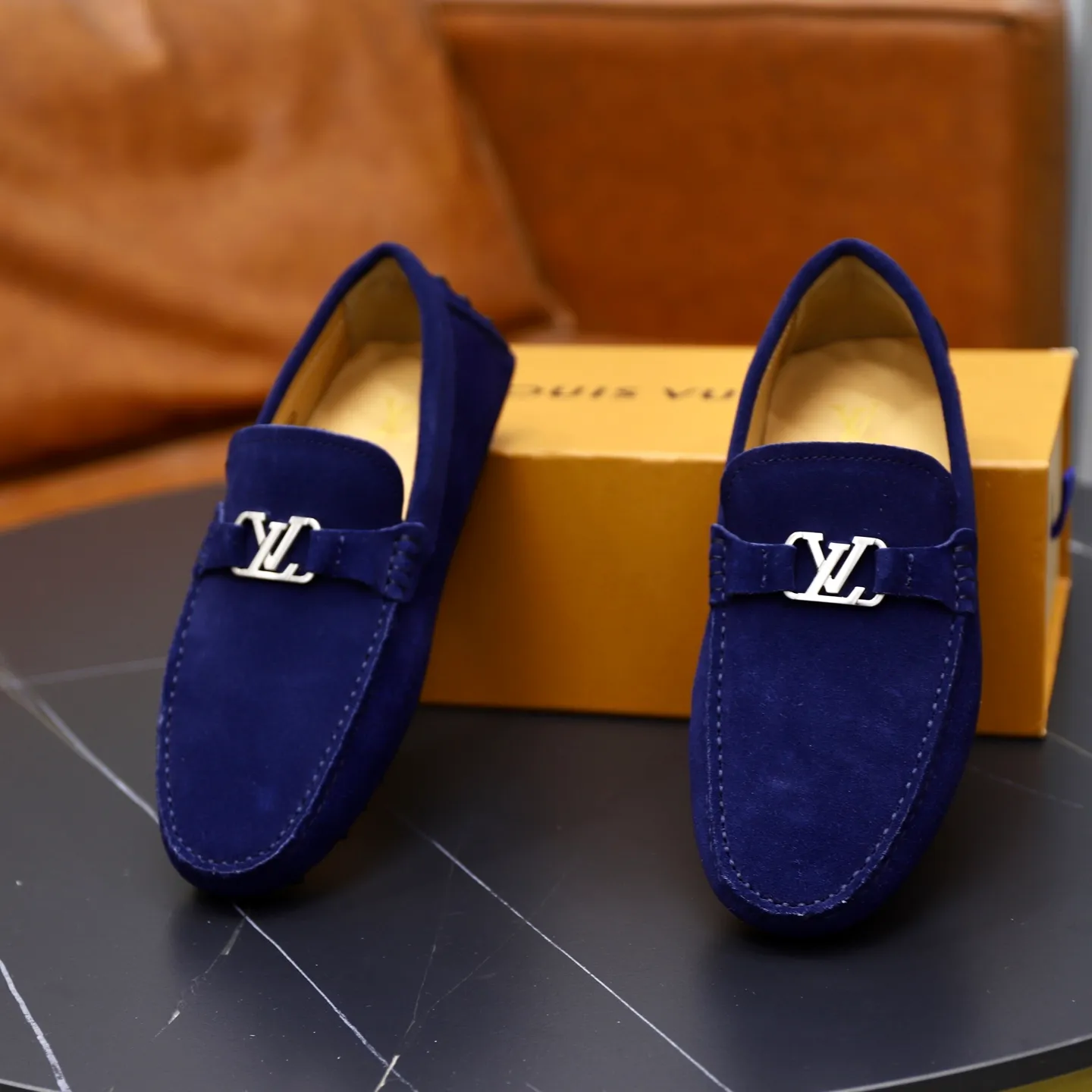Ex-factory price: 480💰【LV】Louis Vuitton ⚠️High-end men’s driving and pedal series ⚠️38-44 (customized for 45) ⚠️All original cowhide leather! Thick and soft! Made entirely of calfskin lining! The latest non-slip beanie sole! Three-dimensional package technology! Fashionable and classic! Handicrafts! Original high quality! Feel free to compare!